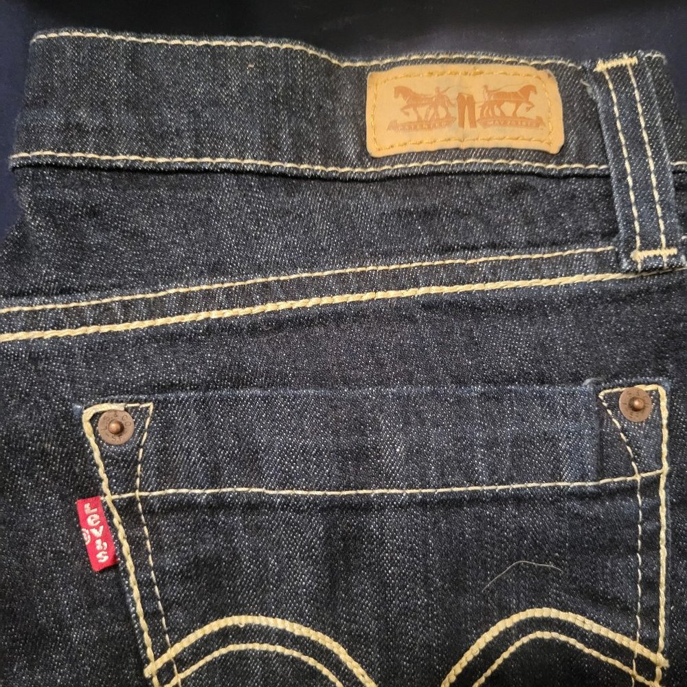 Levis dark wash jeans 524
